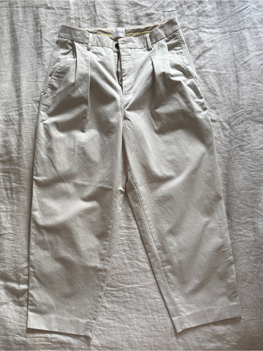 Closed brand Pleated High-Waist Trousers in Light Cream